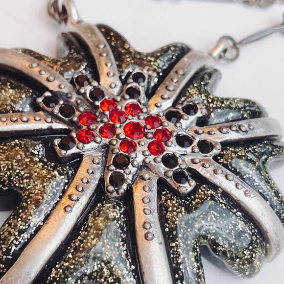 Y2K Signed Chico’s Mixed Metal Starburst Pendant Necklace Red Black Rhinestones - Picture 4 of 13